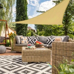 Matériel De Camping -Matériel De Camping aktive garden store dombrage triangulaire couleur creme 1