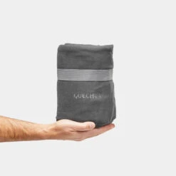 Quechua COUVERTURE EN POLAIRE - 150 X 130 CM 7 Quechua COUVERTURE EN POLAIRE - 150 X 130 CM -Matériel De Camping couverture en polaire 150 x 130 cm 2